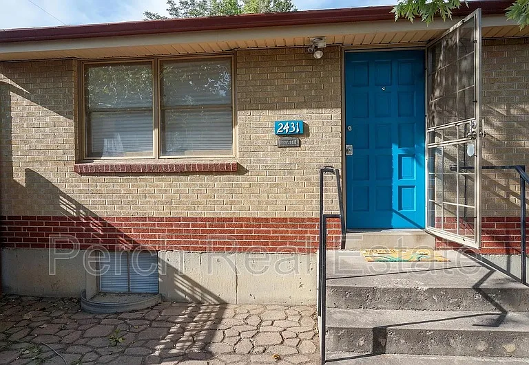 2431 Grove St — Photo 2