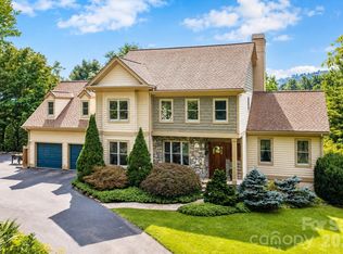 10 Blackberry Ln, Asheville, NC 28804