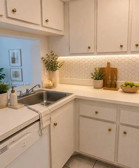 9440 Poinciana Pl #404 — Photo 5