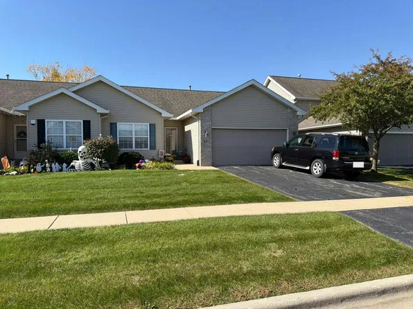 411 Anjali Ct, Sycamore, IL 60178