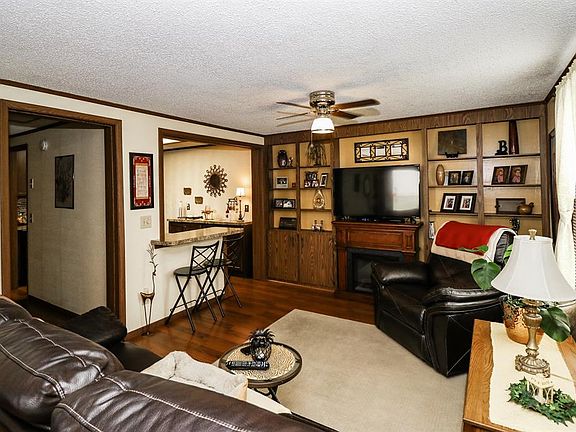 3rd image of 5063 Foxwood Pl #18