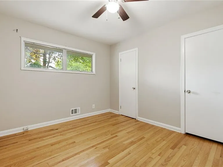 2140 Oakawana Dr NE — Photo 32