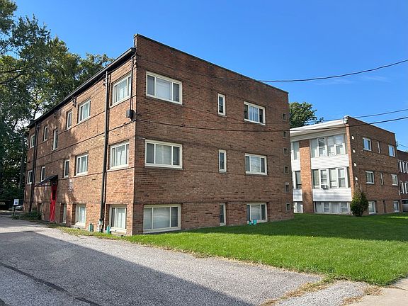 4th image of 18923 Hilliard Blvd #5