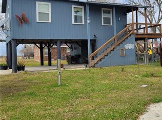 106 Mallory Ave, Port Lavaca, TX 77979