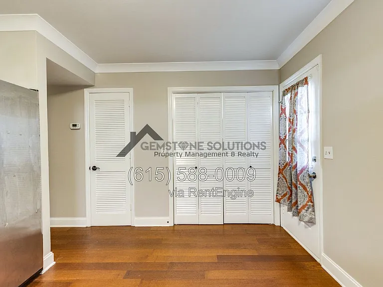 717 Fox Ridge Dr — Photo 18