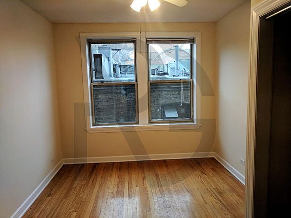 2nd image of 550 W Aldine Ave #558N1