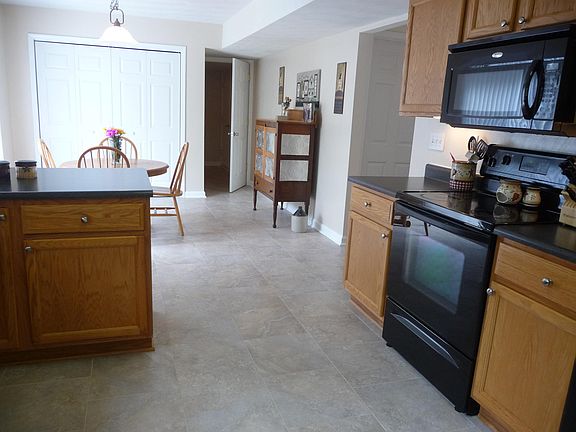 5th image of 4873 Golfview Dr