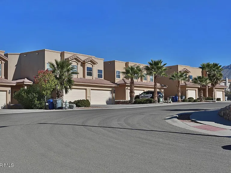 533 Green Village Ct — Photo 9