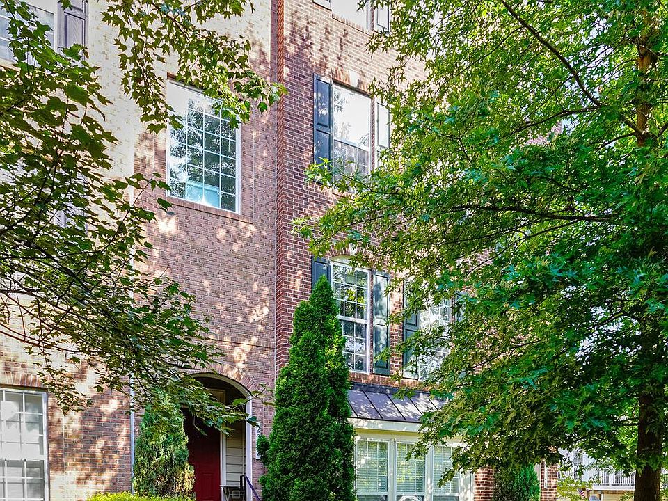 1st image of 2322 Margraf Cir