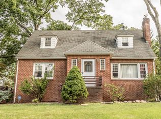 190 Wales Ave, River Edge, NJ 07661