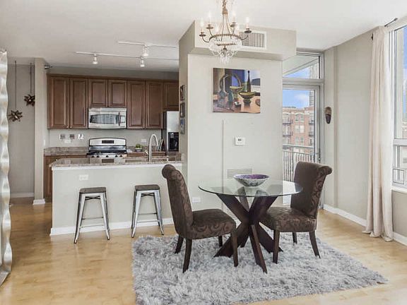 5th image of 330 W Grand Ave APT 1304