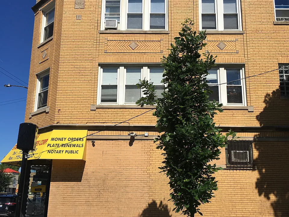 4423 W Fullerton Ave #2