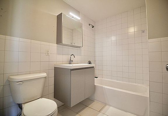 4th image of 590 Bushwick Ave #408
