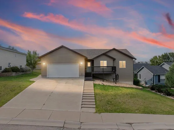 814 Ridgeview St, Belle Fourche, SD 57717