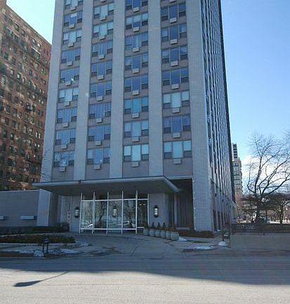 2nd image of 1550 N Lake Shore Dr APT 7G