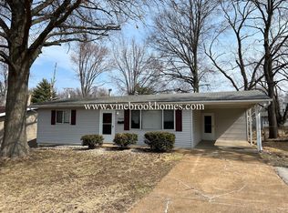 1400 S Waterford Dr, Florissant, MO 63033