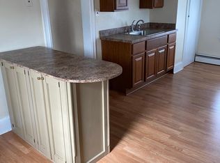 335 S Main St APT 2, Woodstown, NJ 08098