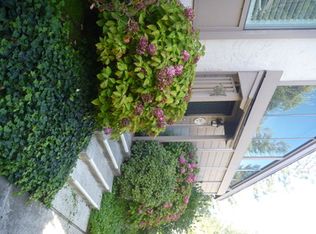 19905 Vineyard Ln, Saratoga, CA 95070