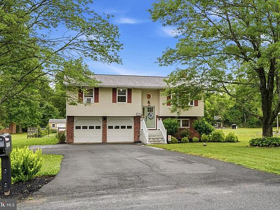 3rd image of 6526 Skyview Ln