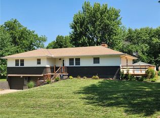 15308 Rickel Dr, Basehor, KS 66007