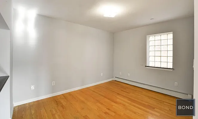 Rented by Bond New York | media 12