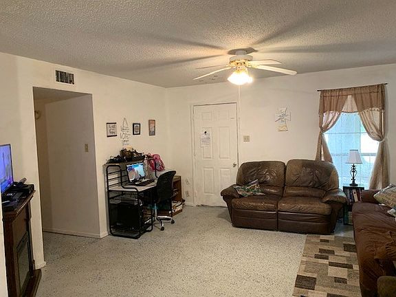4th image of 109 Lake Dr