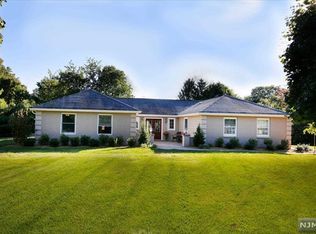 701 Riven Wood Rd, Franklin Lakes, NJ 07417