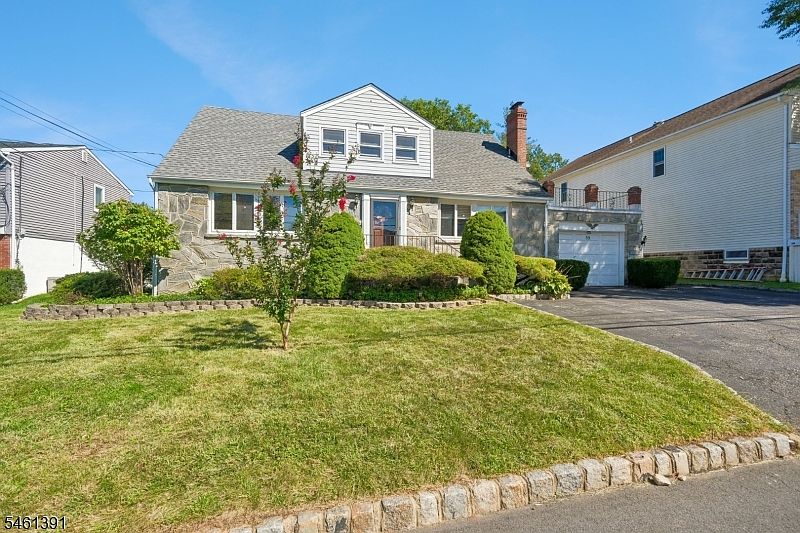 1st image of 55 Myrtle Ave
