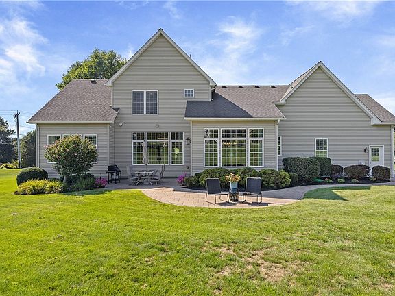 4th image of 300 Franlee Ln