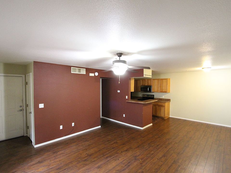 1st image of 1385 W University Ave Unit 8-163