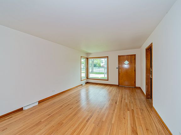 4th image of 3320 Pearl St