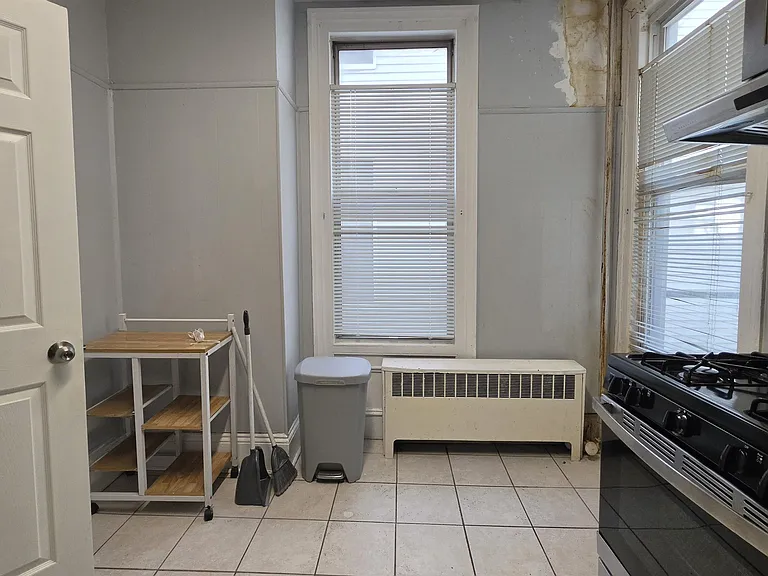 23 Sherman Pl #2 — Photo 5