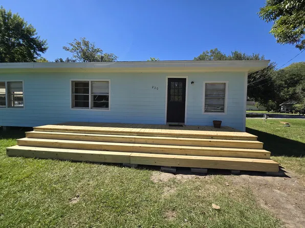 220 E Cypress Ave, Winnie, TX 77665