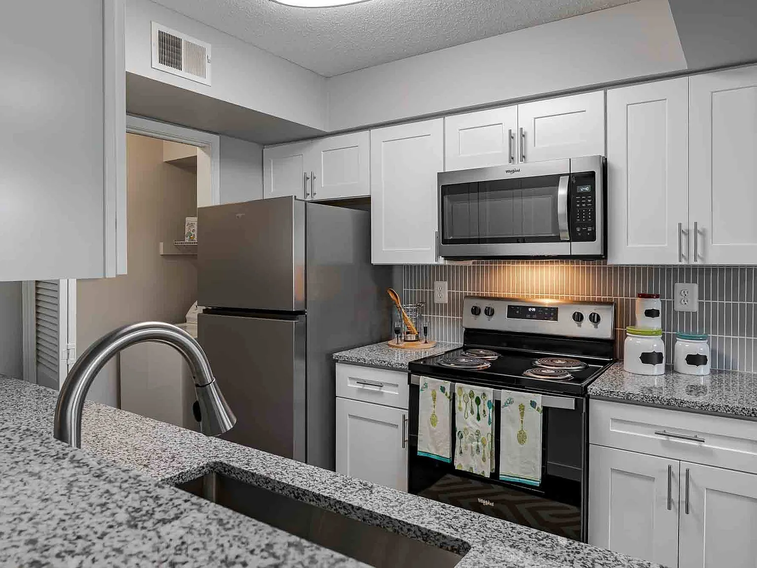 Park Laureate Apartment Homes — Photo 4