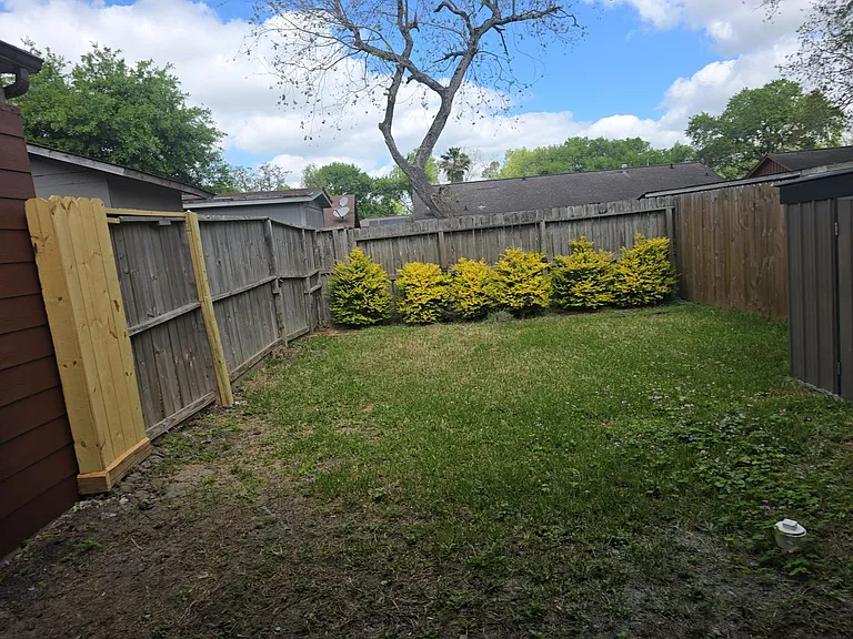 5226 Ridgevan Dr — Photo 25