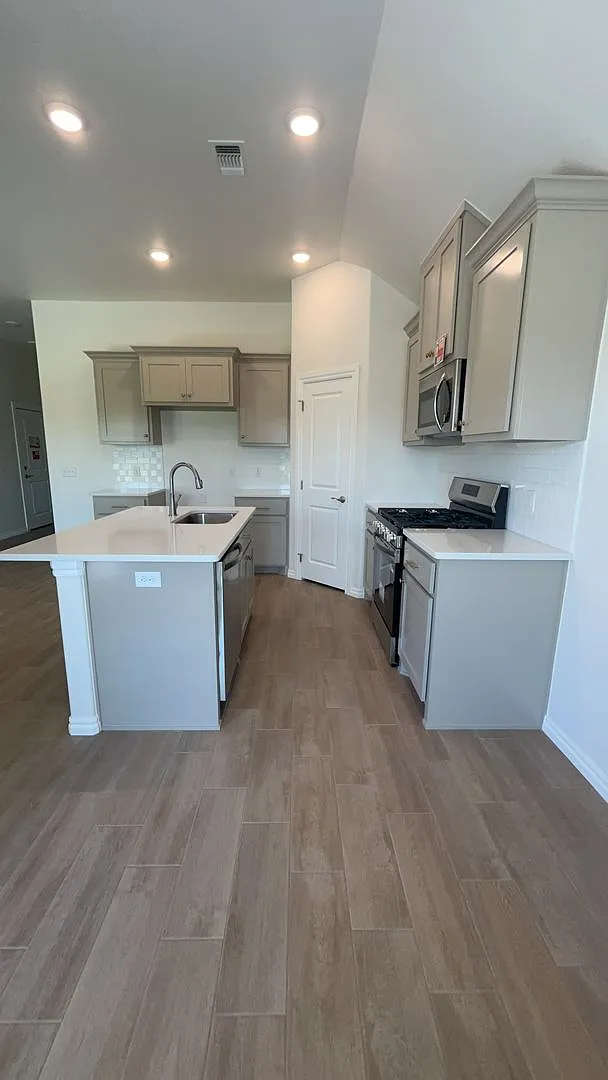 Brand New 3 Bedroom Home in Edmond — Photo 4