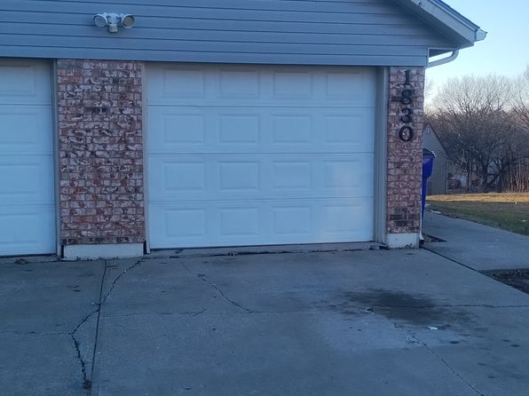 1830 NE Knollbrook Pl