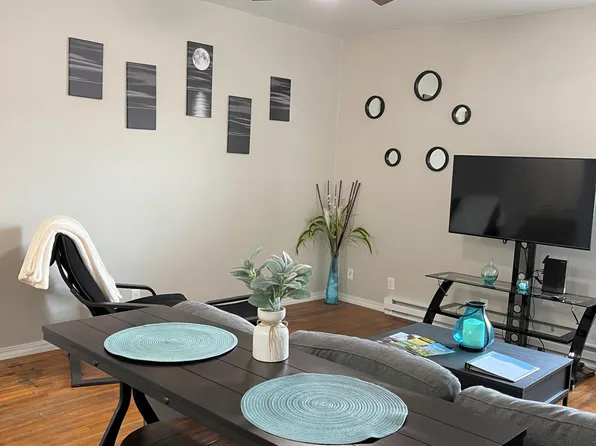 1015 La Salle St, Ottawa, IL 61350