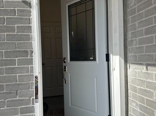 306 Salisbury Ln, Newmarket, ON L3Y 8A5
