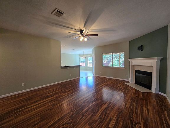 2nd image of 6910 Golden Oak Ln