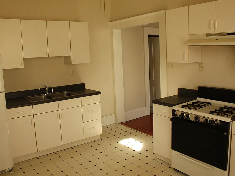 459 Glenwood Ave SE #B — Photo 4
