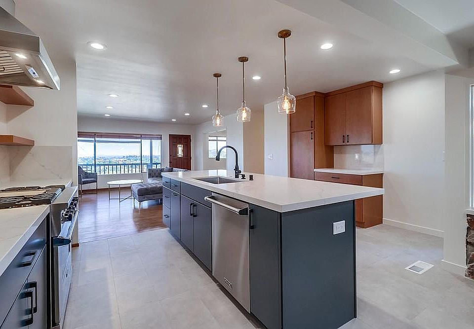 1st image of 4555 Westview Dr