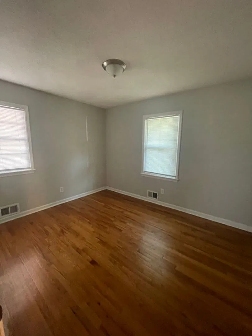 Great Location- 3 Bedroom + finished basement + .2 car garage — Photo 3