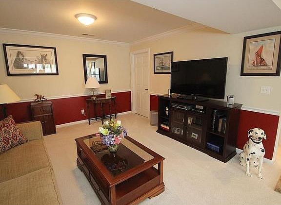 5th image of 104 Washington Heights Dr