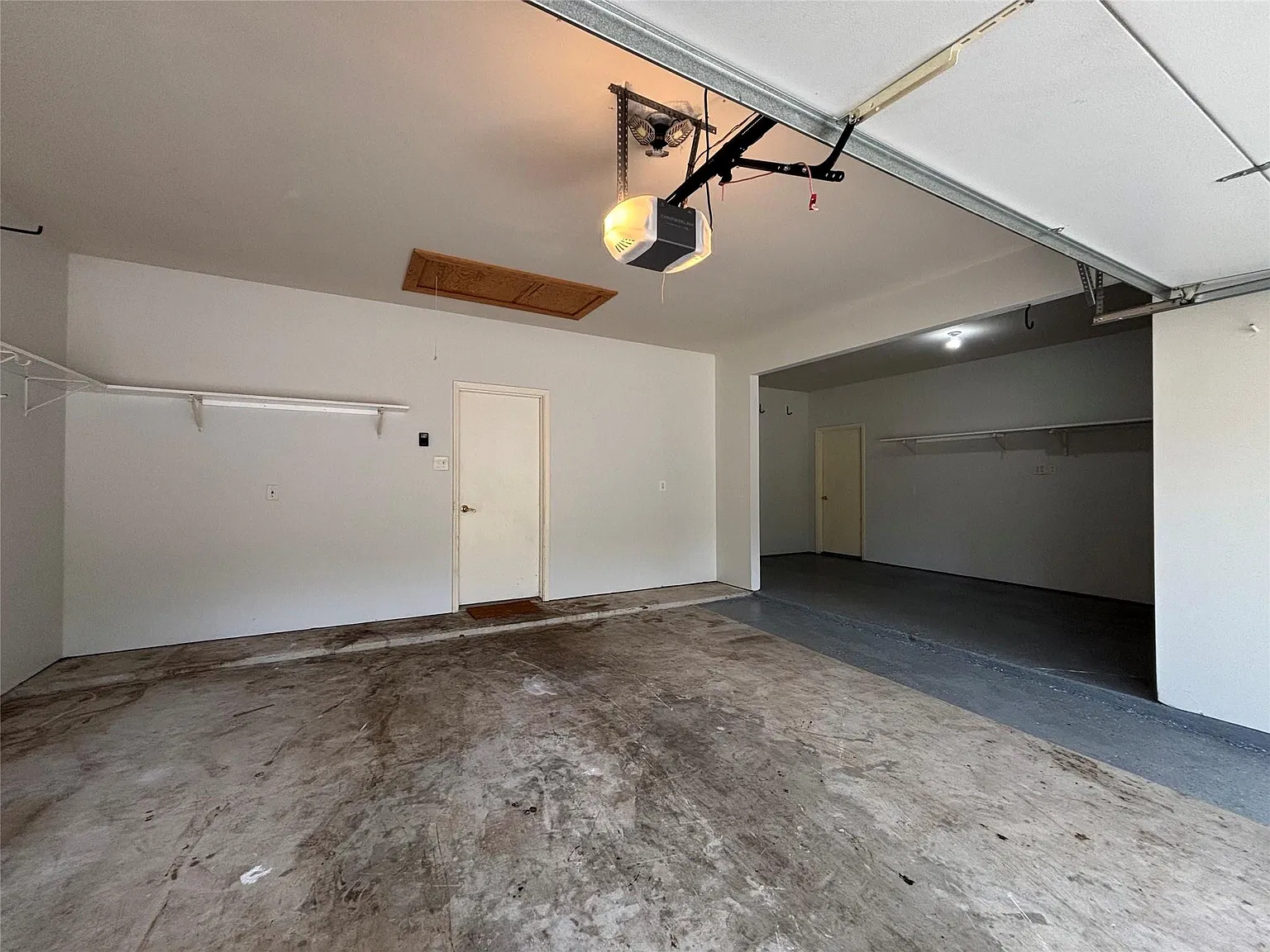 4 bed, 2768 sqft, $2,500 — Photo 2