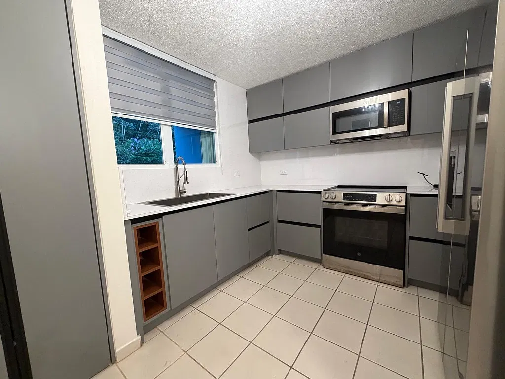 3 bed, 2.5 bath, 1800 sqft, $3,000 — Photo 2