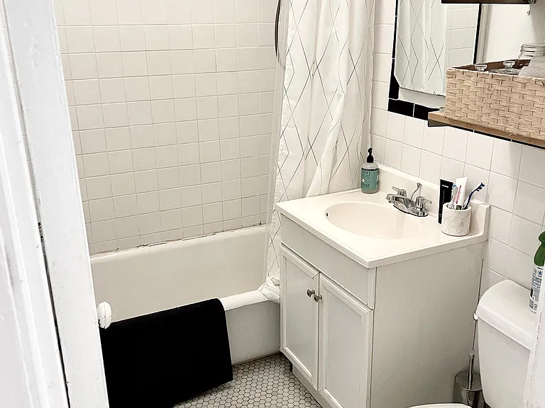 3425 W Drummond Pl #2B — Photo 11