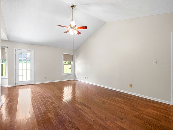 5th image of 2305 Ermine Dr