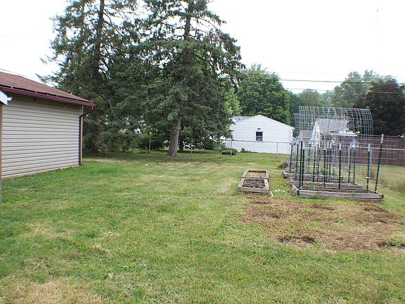 2nd image of 738 Berkley Dr