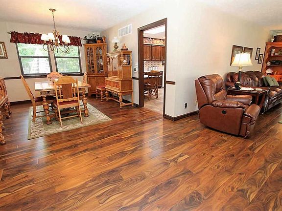 5th image of 4311 Crest Dr